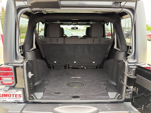 Used 2016 Jeep Wrangler Unlimited Sport AWD/4WD image 26