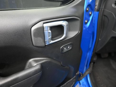 Used 2026 Jeep Wrangler Unlimited Sport AWD/4WD image 9