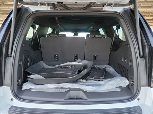 New 2026 Chevrolet Suburban High Country image 20