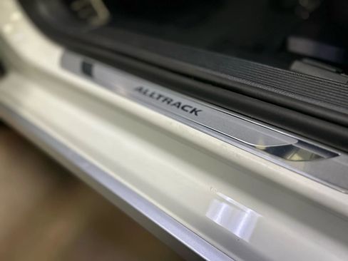 Used 2017 Volkswagen Golf Alltrack S image 19