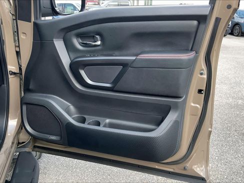 Used 2021 Nissan Titan PRO-4X w/ Pro-4x Convenience Package image 23