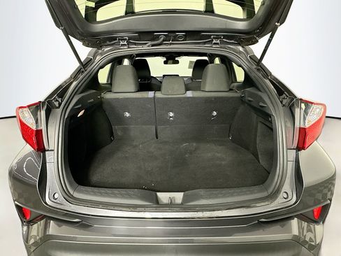 Used 2021 Toyota C-HR XLE image 24