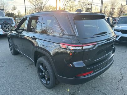 New 2025 Jeep Grand Cherokee Limited w/ Black Appearance Package