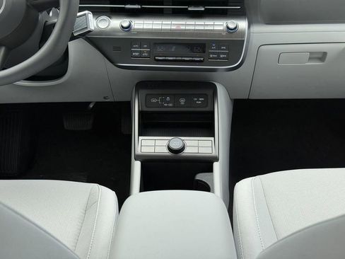 New 2025 Hyundai Kona SE image 13