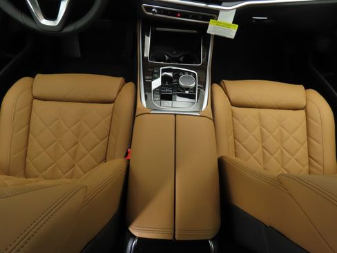 New 2026 BMW X5 xDrive40i w/ Climate Comfort Package image 17