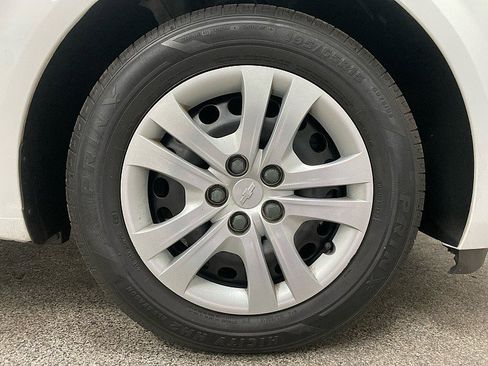 Used 2017 Chevrolet Sonic LT image 25