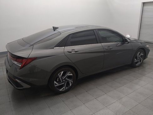 Used 2025 Hyundai Elantra SEL FWD image 10