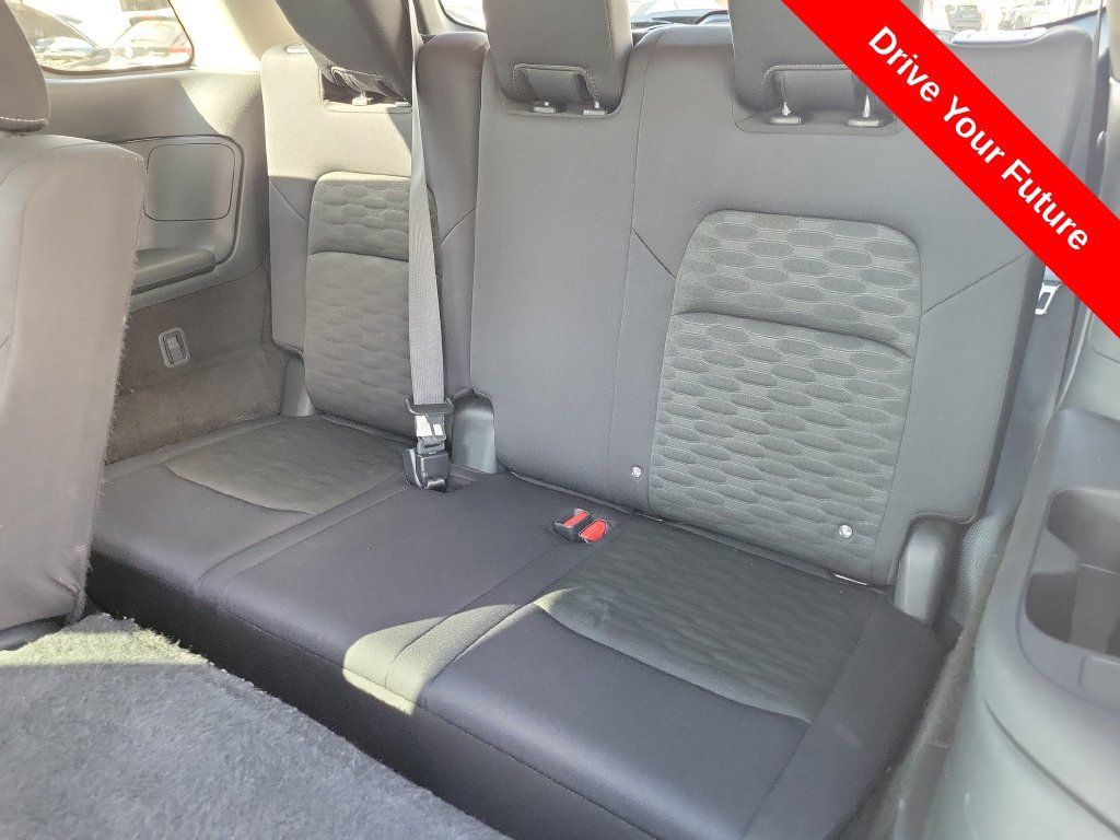 Used 2025 Nissan Pathfinder S AWD/4WD image 24