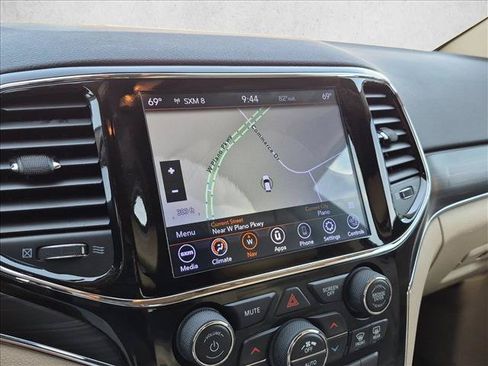 Used 2020 Jeep Grand Cherokee Limited AWD/4WD image 13