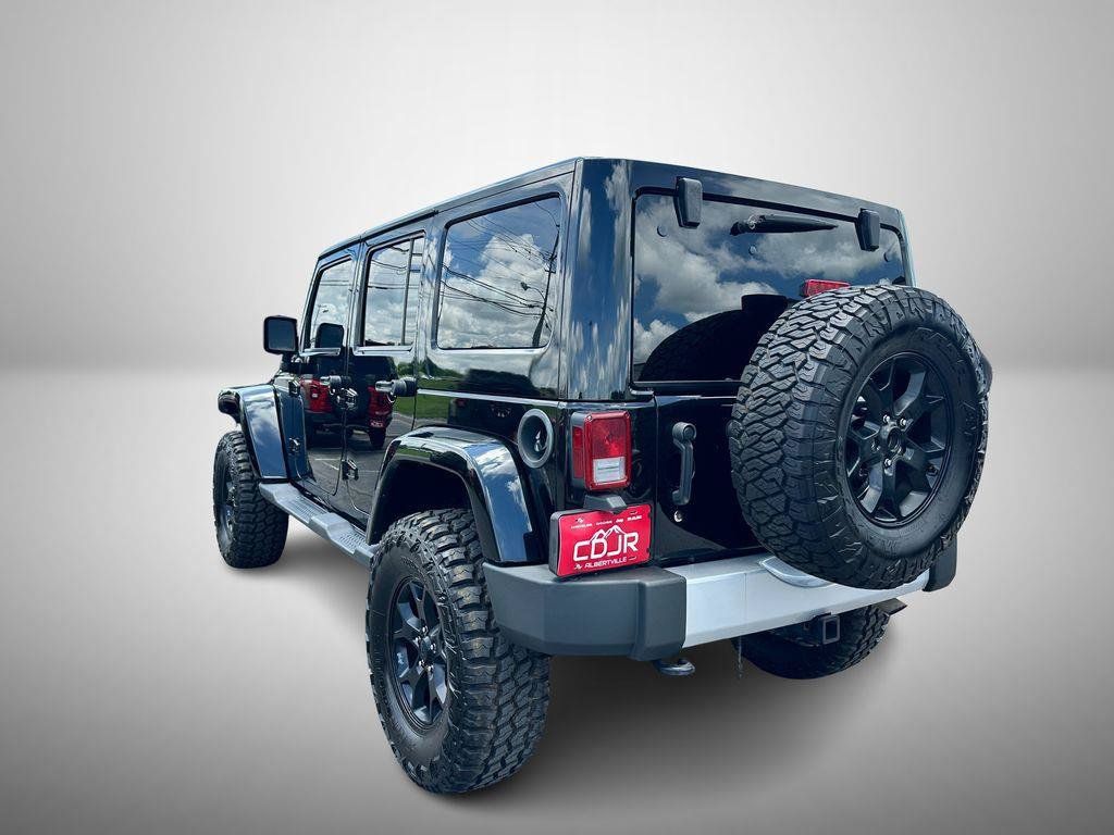 Used 2014 Jeep Wrangler Unlimited Sahara w/ Connectivity Group AWD/4WD image 3