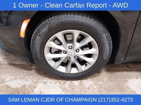 Used 2025 Chrysler Pacifica Select image 21