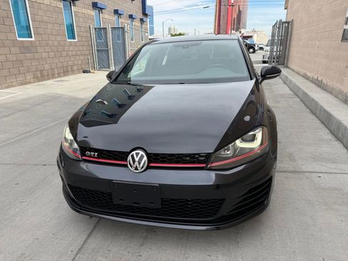 Used 2015 Volkswagen Golf 4-Door image 9