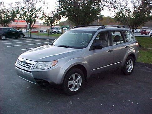 Used 2011 Subaru Forester 2.5X AWD/4WD image 5