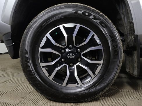 Used 2021 Toyota Tacoma TRD Sport image 15