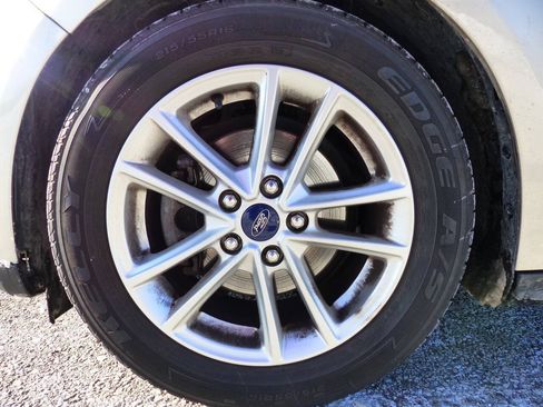 Used 2017 Ford Focus SE FWD image 13