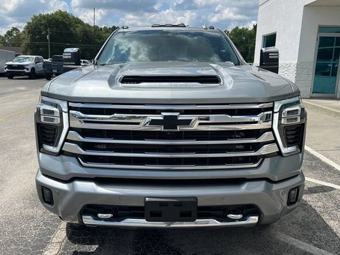 Used 2024 Chevrolet Silverado 2500 High Country w/ High Country Premium Package AWD/4WD image 6