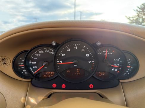 Used 2000 Porsche 911 Carrera RWD image 10