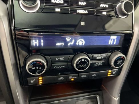 Used 2020 Subaru Ascent Limited w/ Technology Package AWD/4WD image 16