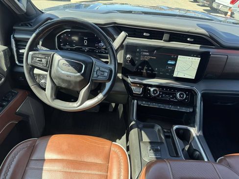 Used 2024 GMC Sierra 2500 Denali Ultimate AWD/4WD image 11