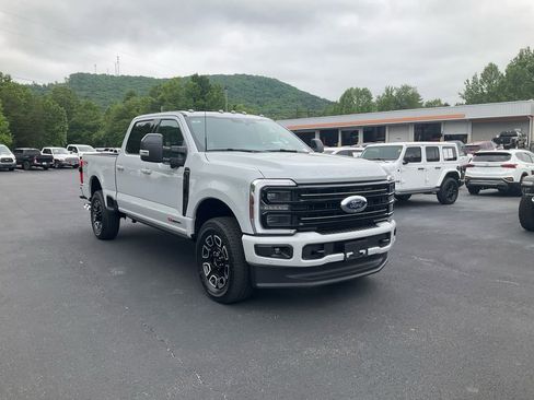 New 2026 Ford F250 Platinum AWD/4WD image 3