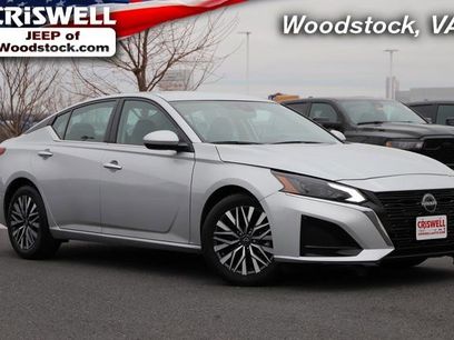 Used 2023 Nissan Altima 2.5 SV