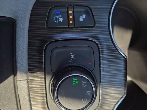 Used 2023 GMC Acadia SLT w/ Preferred Package image 25