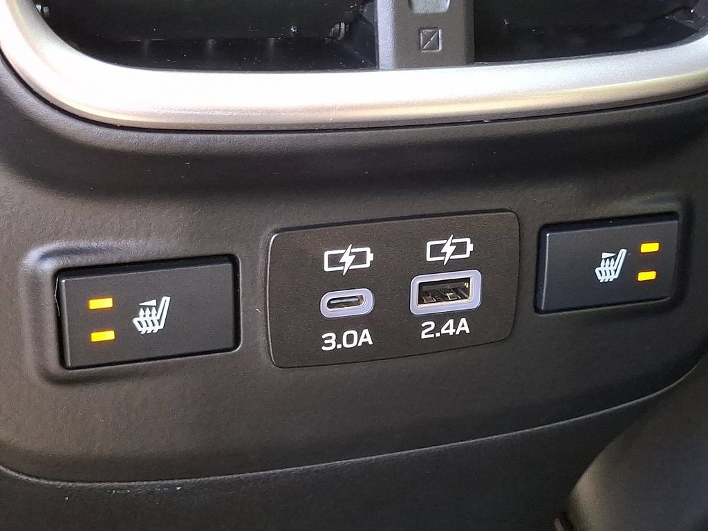 Certified 2025 Subaru Outback Limited AWD/4WD image 12