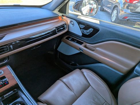 Certified 2022 Lincoln Aviator Reserve w/ Equipment Group 201A image 20
