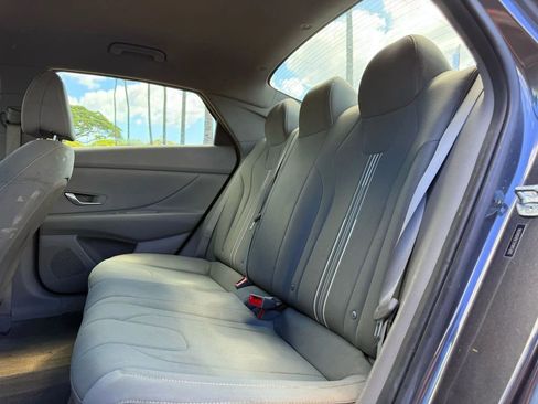 Used 2021 Hyundai Elantra SEL image 11