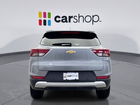 Used 2025 Chevrolet TrailBlazer LT w/ Driver Confidence Package image 4