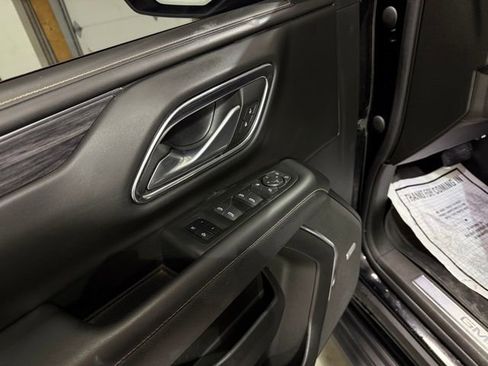 Certified 2022 GMC Yukon XL SLT w/ SLT Premium Package image 12