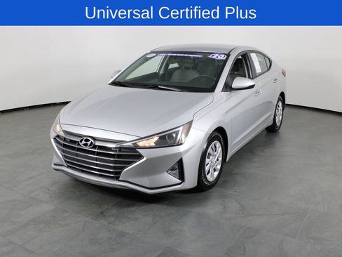 Used 2020 Hyundai Elantra SE image 2
