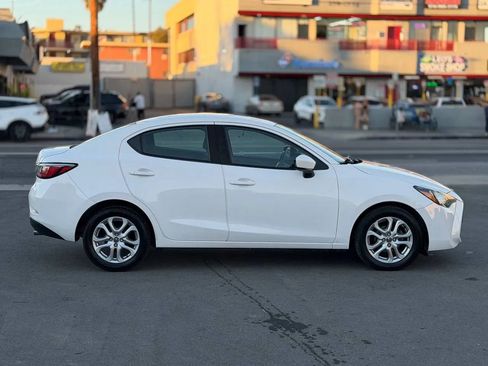 Used 2017 Toyota Yaris iA image 16