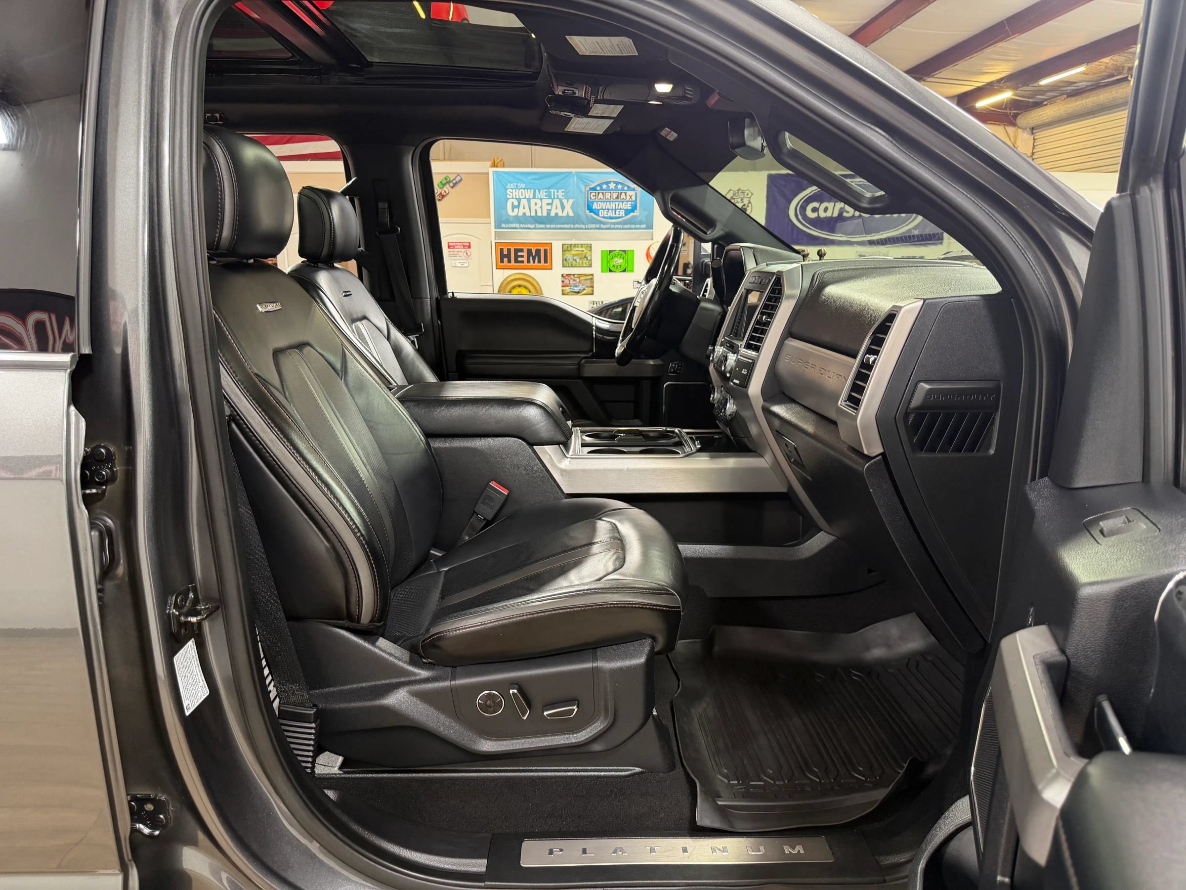Used 2020 Ford F350 Platinum AWD/4WD image 22