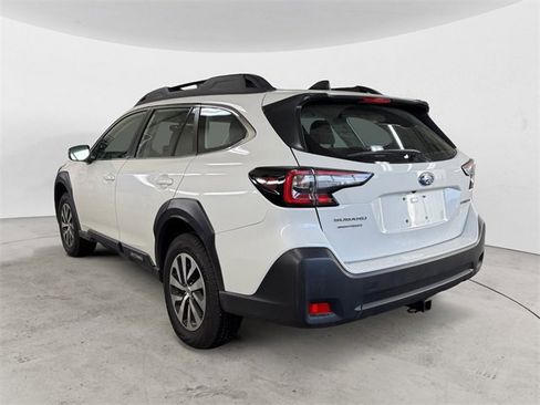 Used 2025 Subaru Outback image 3