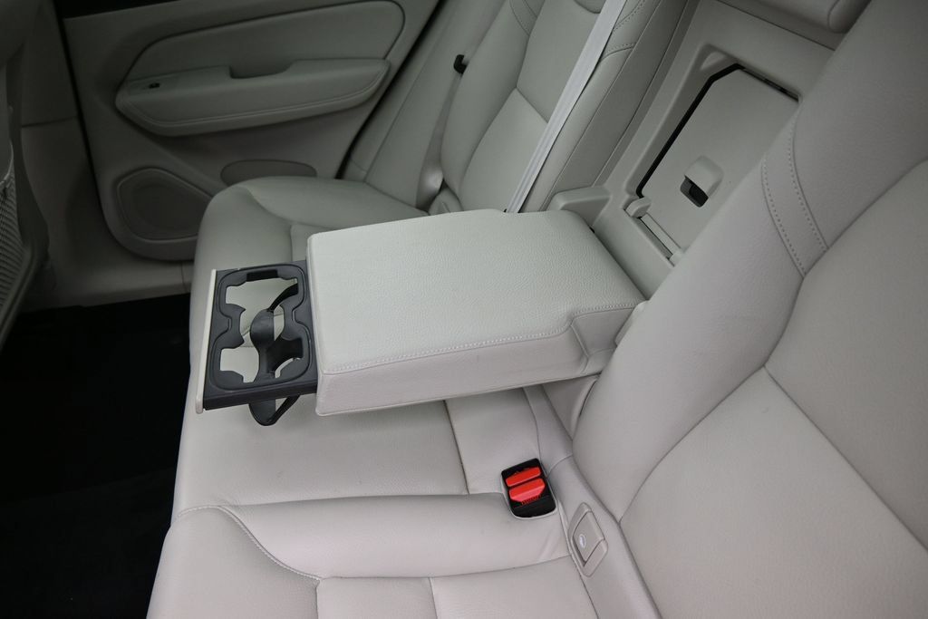 Used 2023 Volvo XC60 B5 Plus FWD image 26