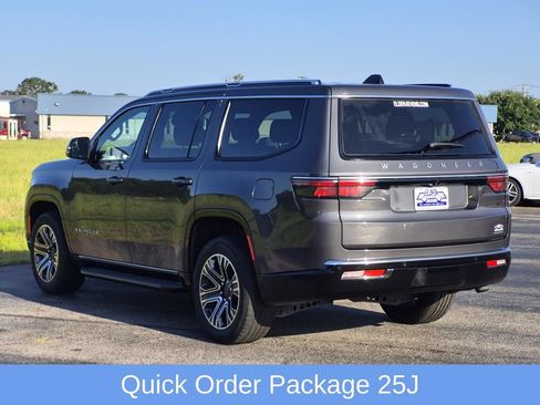 Used 2024 Jeep Wagoneer Series II w/ Flexible Seating Group AWD/4WD image 4