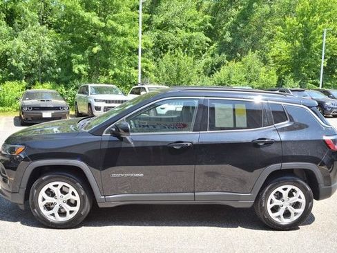 Used 2024 Jeep Compass Latitude AWD/4WD image 5