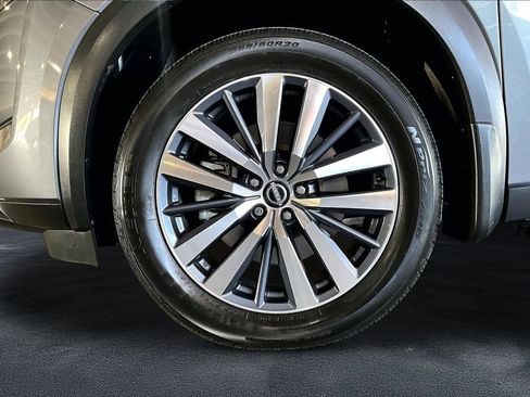 Used 2022 Nissan Pathfinder Platinum w/ Cargo Package FWD image 9
