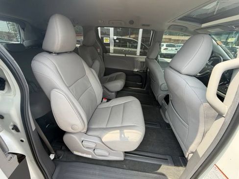 Used 2016 Toyota Sienna XLE w/ Outdoor Package AWD/4WD image 16