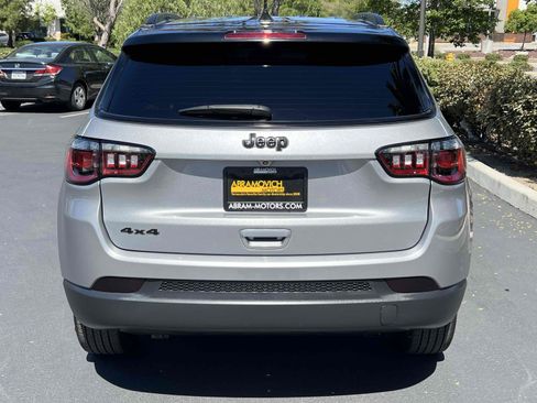 Used 2023 Jeep Compass Latitude AWD/4WD image 14