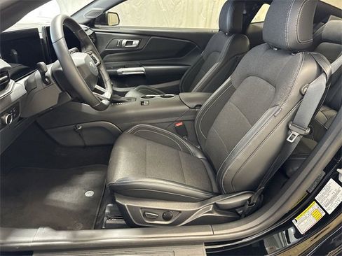 Used 2025 Ford Mustang Coupe image 10