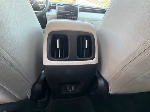 Certified 2024 Hyundai Tucson SEL w/ Convenience Package FWD image 16