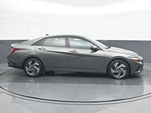 Used 2025 Hyundai Elantra Sport FWD image 7