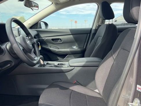 Used 2025 Nissan Sentra S FWD image 9