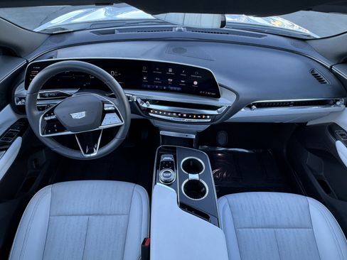 Used 2024 Cadillac Lyriq Luxury image 32