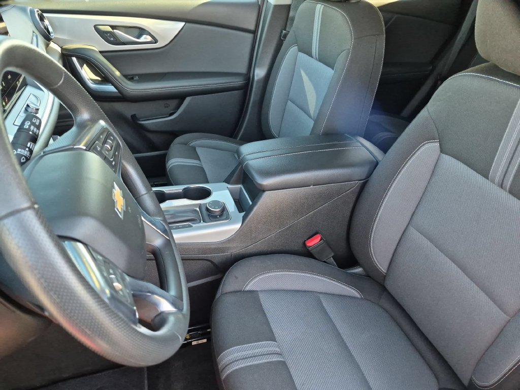 Used 2025 Chevrolet Blazer LT AWD/4WD image 25