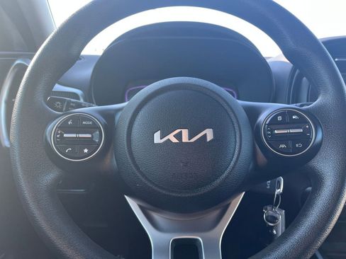 Used 2025 Kia Soul LX w/ LX Technology Package image 28