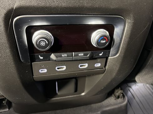 Used 2023 GMC Yukon XL Denali Ultimate image 22