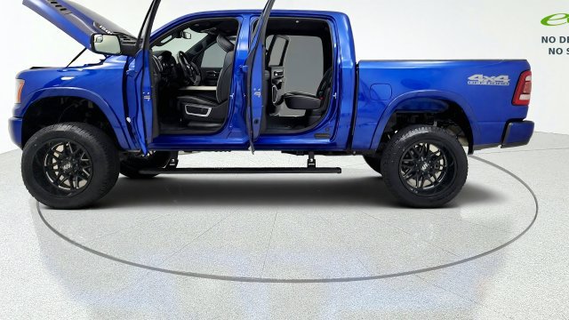 Used 2019 RAM 1500 Laramie w/ Sport Appearance Package AWD/4WD image 14